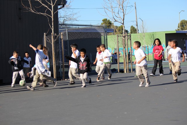 kids-running-santa-rosa-elementary-640x427.jpg